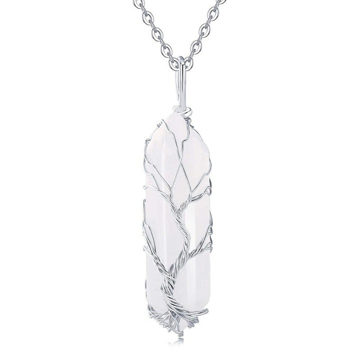 Stilfullt halsband med kristall- och Livets träd-ädelstenar – Elara