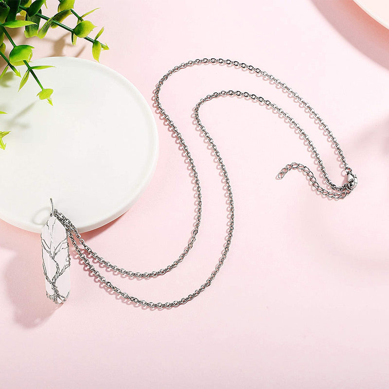 Stilfullt halsband med kristall- och Livets träd-ädelstenar – Elara