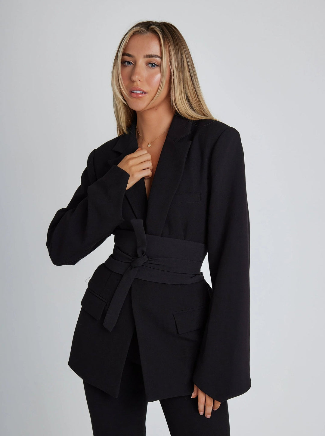 Bältad Blazer | Elegant | Klockformade ärmar | Slim fit-kavaj | Kavaj för dam
