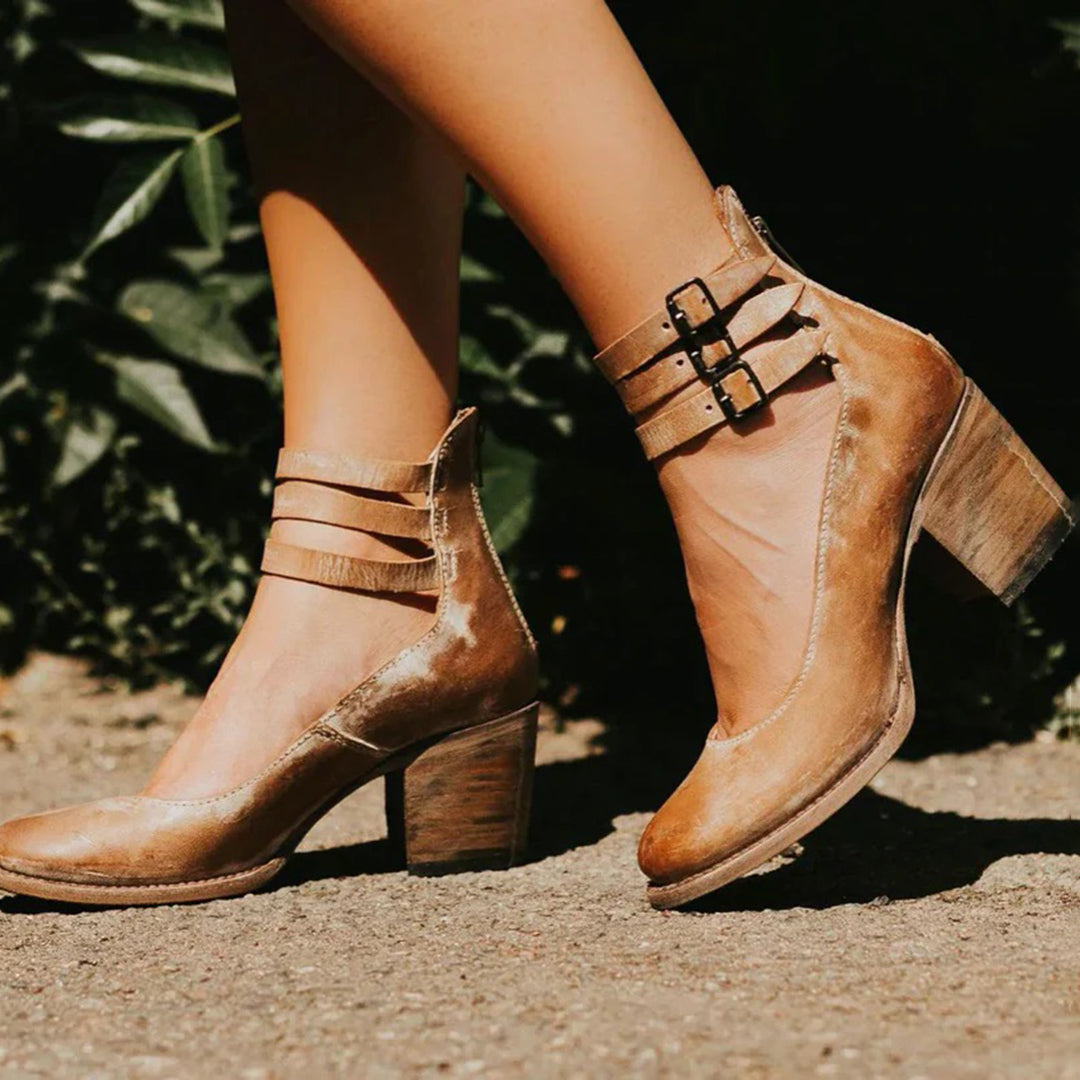 Chunky Heels - Damskor med ankelrem och blockklack med stängd tå