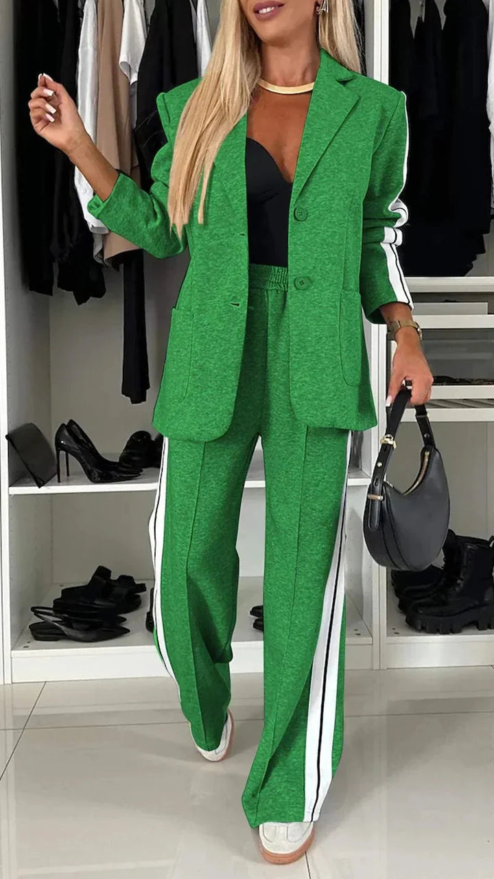 Co-Ord Set - Tvådelat set med blazer och joggingbyxor med vida ben för kvinnor