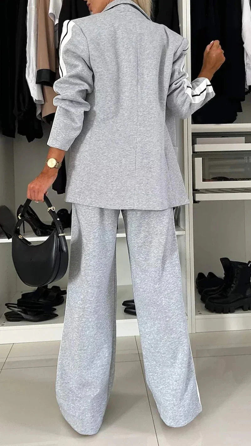 Co-Ord Set - Tvådelat set med blazer och joggingbyxor med vida ben för kvinnor