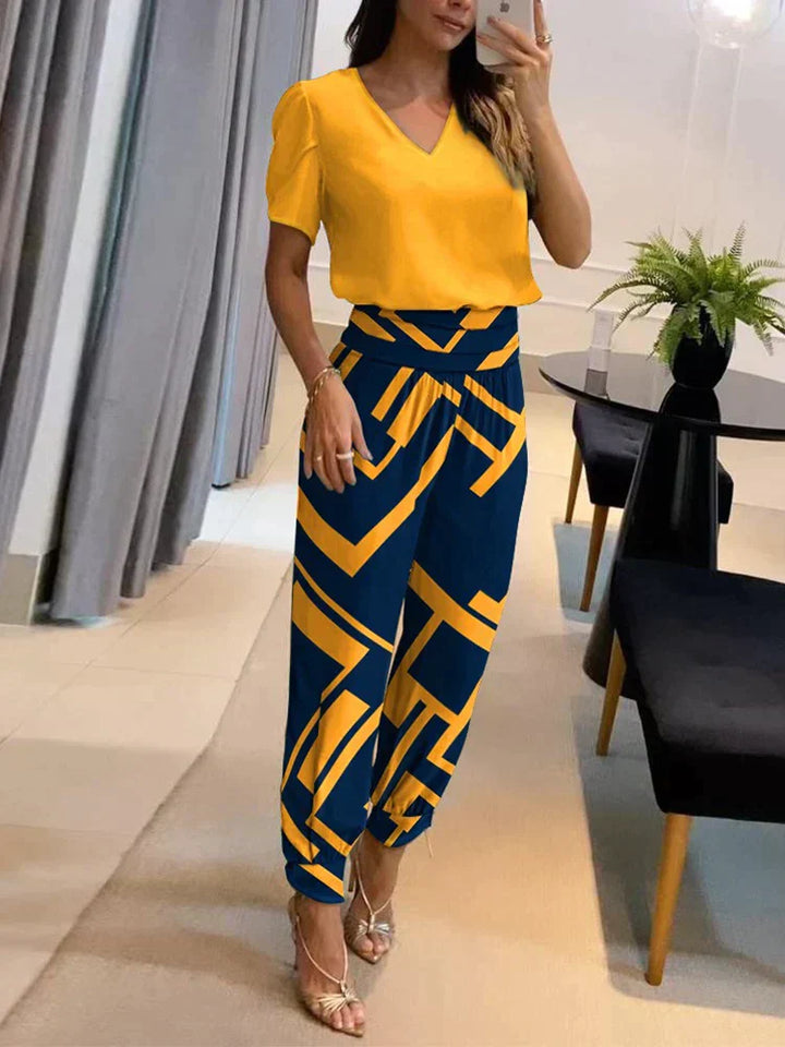 Co-Ord Set - Tvådelat set med kortärmad blus och byxor med hög midja för kvinnor