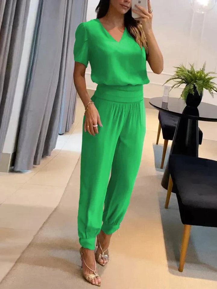 Co-Ord Set - Tvådelat set med kortärmad blus och byxor med hög midja för kvinnor