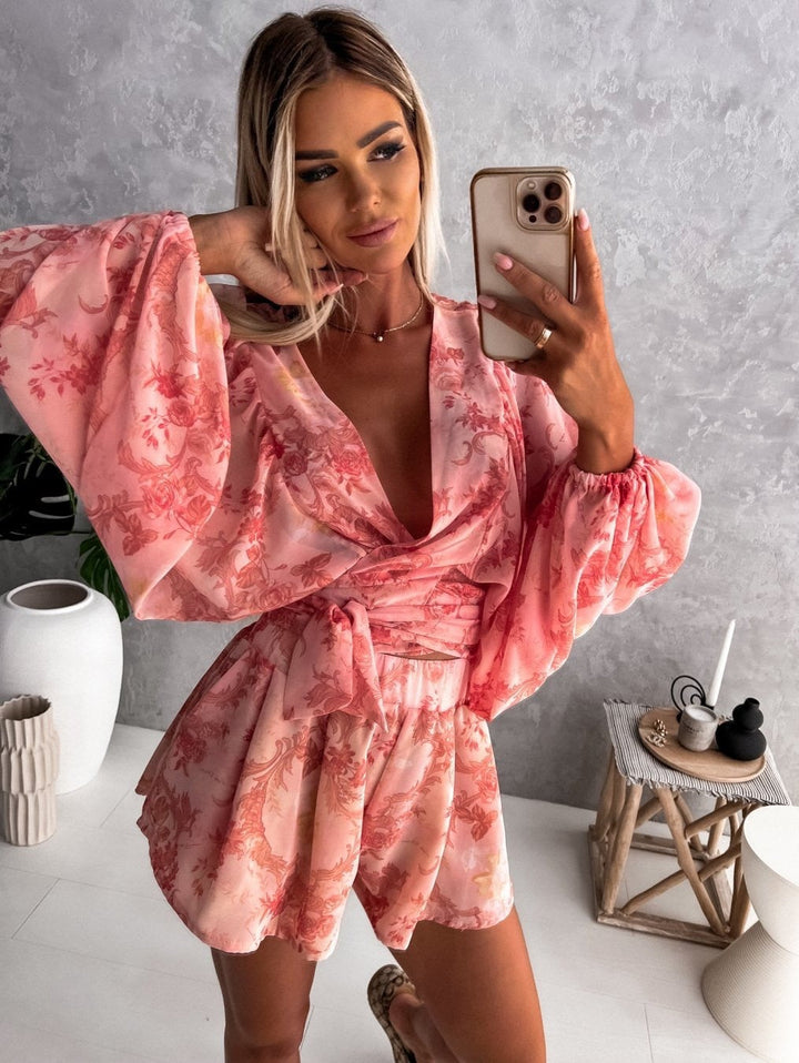 Co-Ord Set - Tvådelat sommarset med shorts och blus för kvinnor