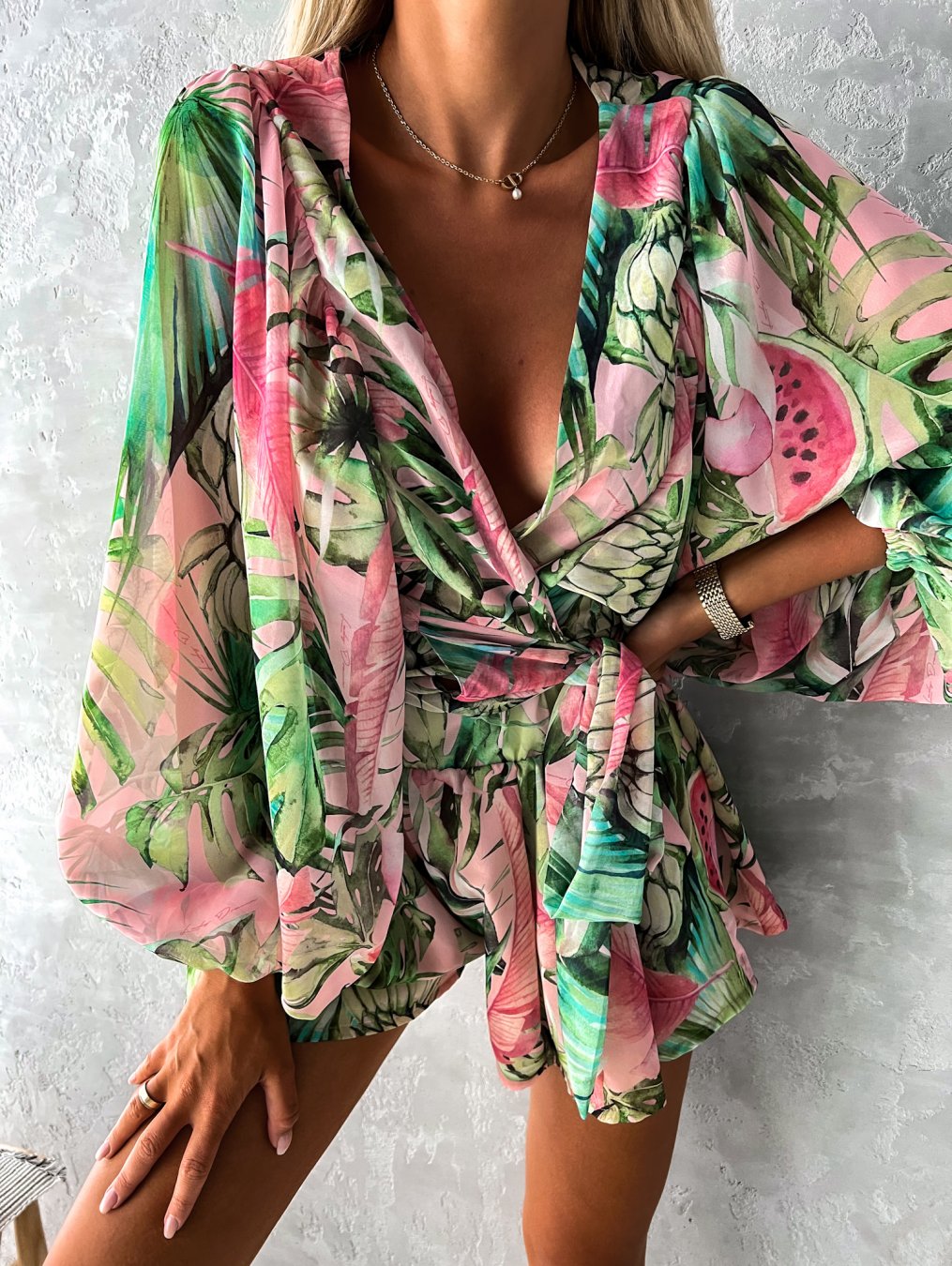 Co-Ord Set - Tvådelat sommarset med shorts och blus för kvinnor