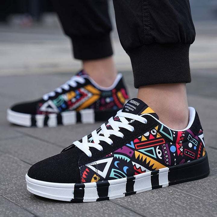Färgglad lågskuren sneaker med heltryckt grafiskt mönster – Israel