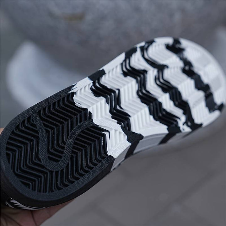 Färgglad lågskuren sneaker med heltryckt grafiskt mönster – Israel