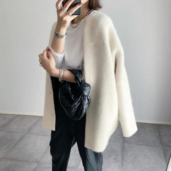Damkofta | Oversized | Knäppt | Stickad kofta | Damkofta