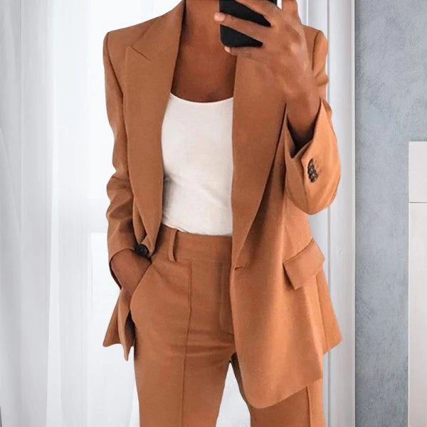 Elegant damkostym med Modern Passform | Mirla