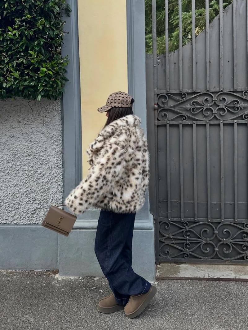 Fuskpälsjacka - Leopard - Kort - Fluffig jacka - Vinterjacka för dam