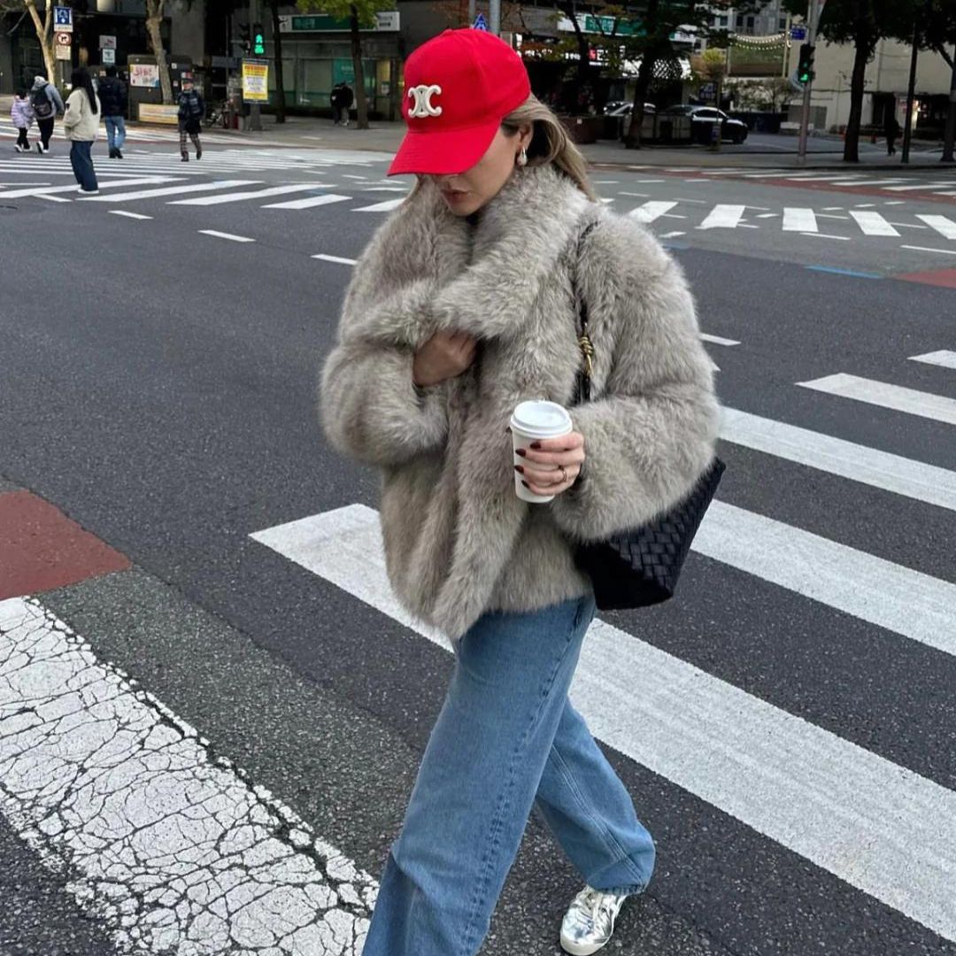 Fuskpälsjacka - Snygg - Kort - Fluffig pälsjacka - Vinterjacka för dam