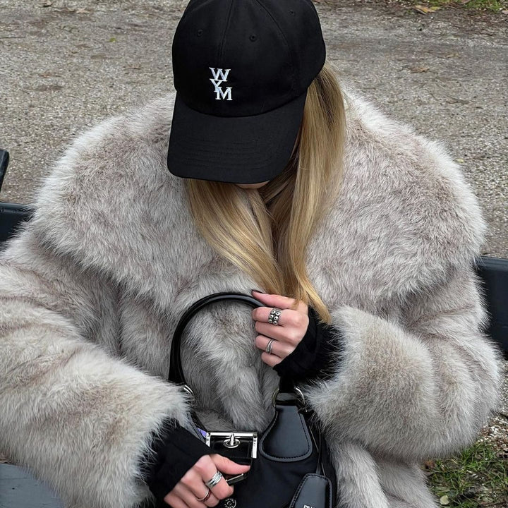 Fuskpälsjacka - Snygg - Kort - Fluffig pälsjacka - Vinterjacka för dam