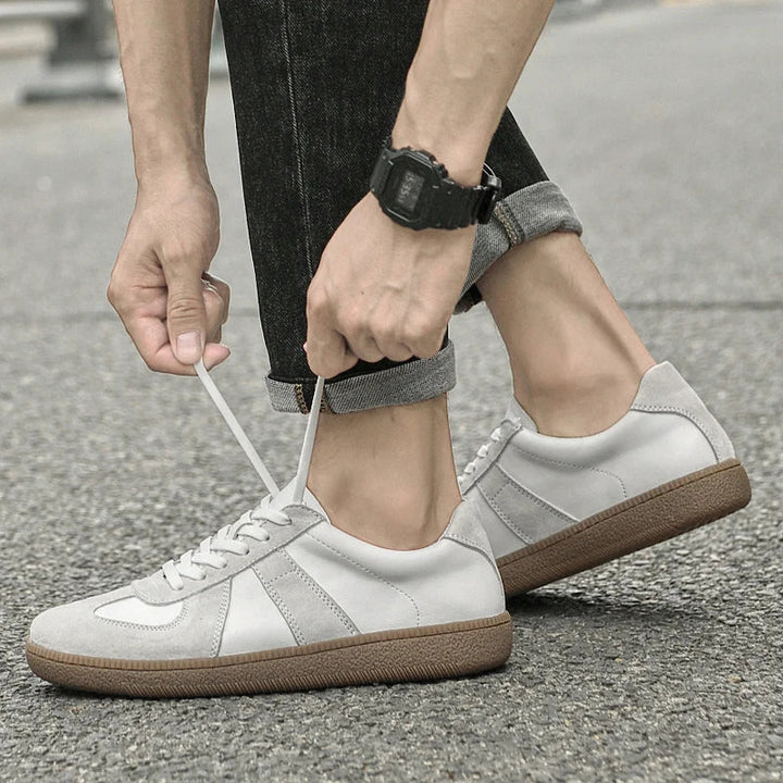 Herr sneakers i mocka med robust yttersula bekväm passform