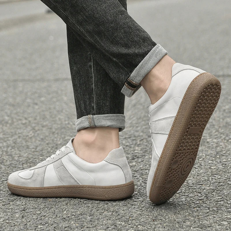Herr sneakers i mocka med robust yttersula bekväm passform