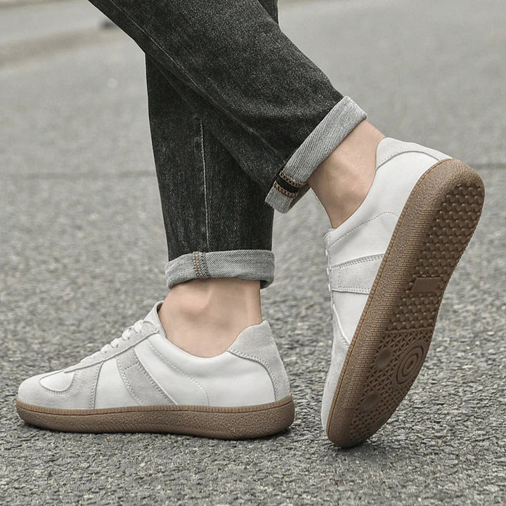 Herr sneakers i mocka med robust yttersula bekväm passform