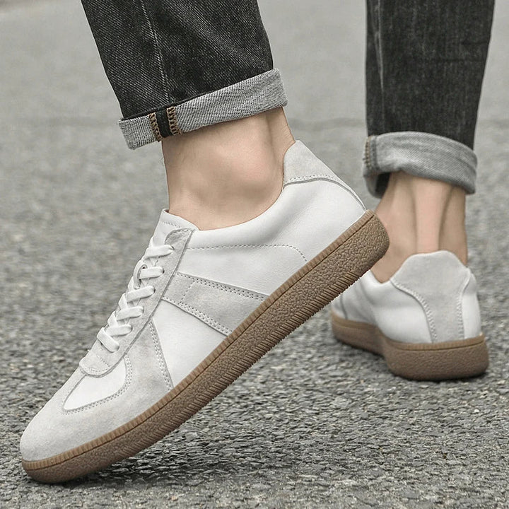 Herr sneakers i mocka med robust yttersula bekväm passform