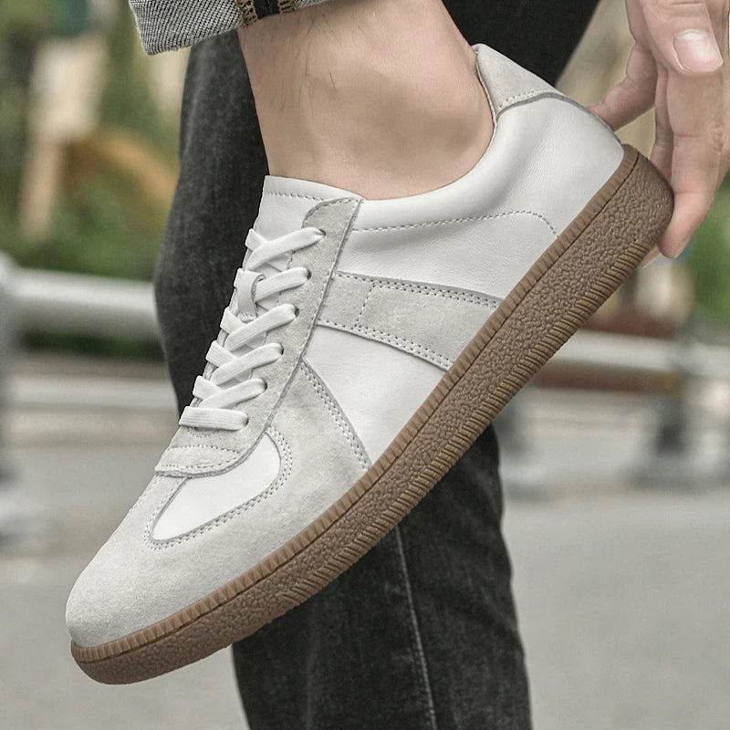 Herr sneakers i mocka med robust yttersula bekväm passform