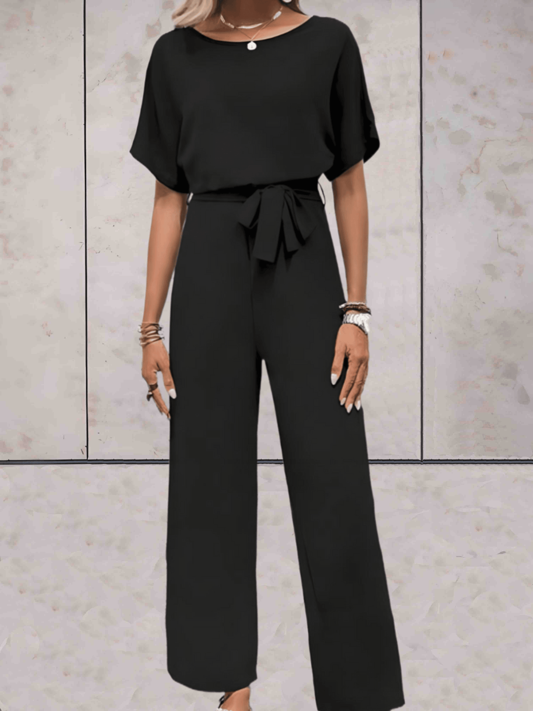 Jumpsuit med vida ben - Elegant kortärmad sommardress för damer med bälte