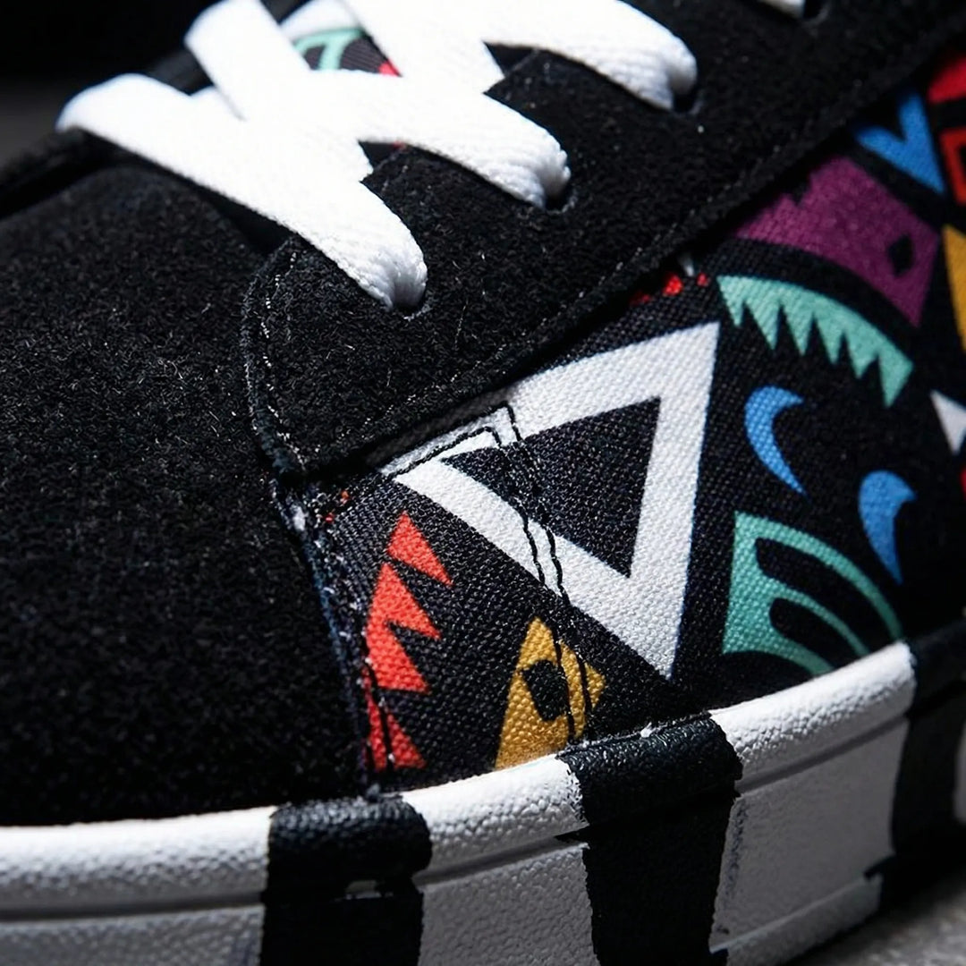 Färgglad sneaker med grafiskt allover-mönster - Bernard