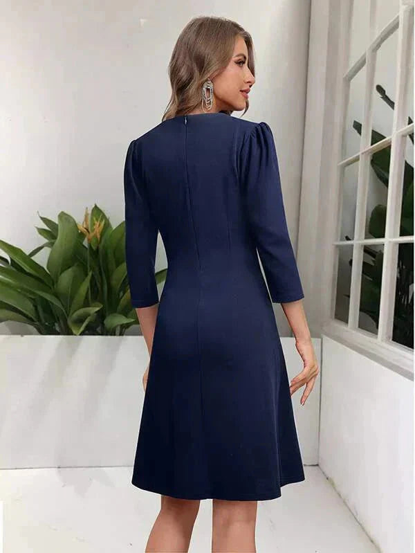 Knälång klänning - Blå - V-ringad - Långärmad klänning - Elegant klänning