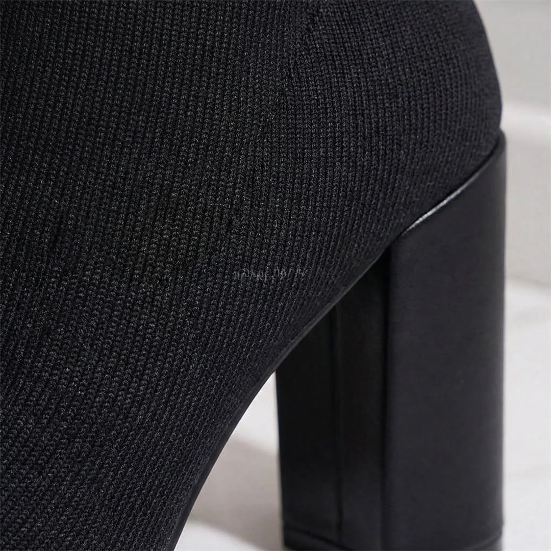 Knähög stretchstövel med blockklack – Camille