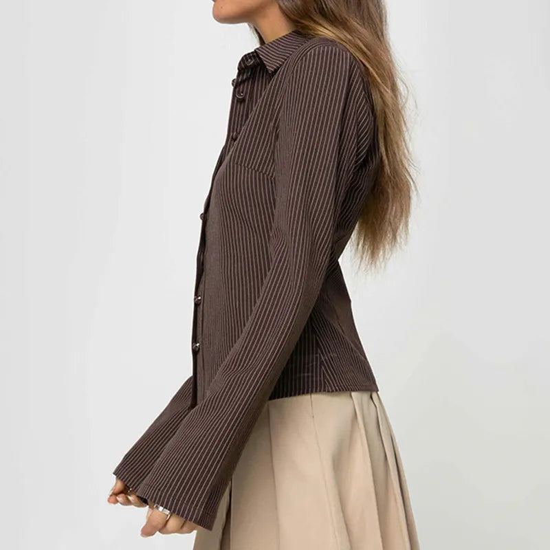 Kvinna Retro Blus Slim Fit med Flared Ärmar