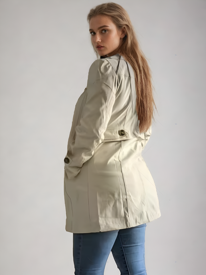 Kvinnors Beige Trenchcoat med Modern Design