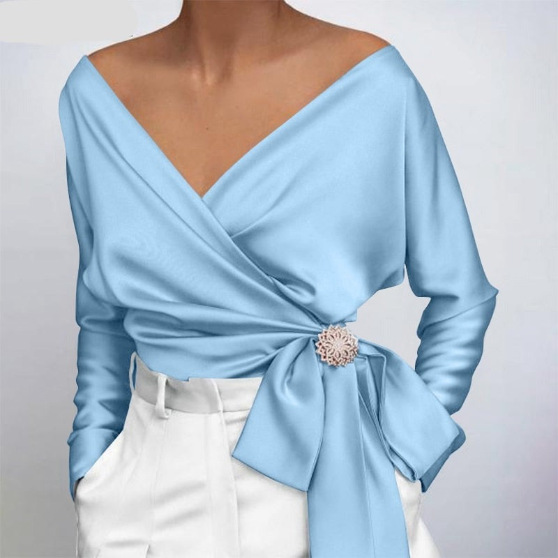 Kvinnors Blus med Tidlös och Elegant Design