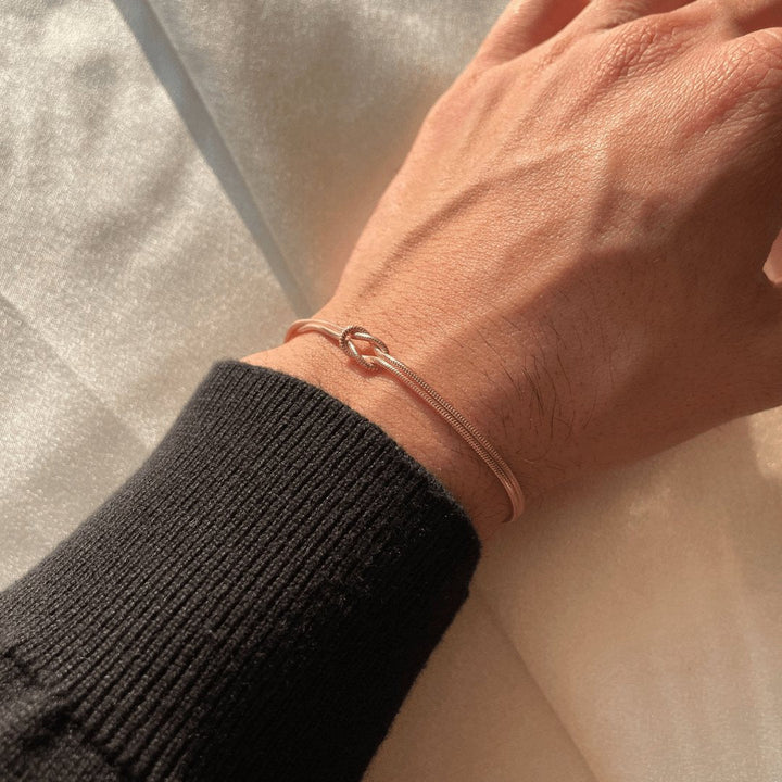 Love Knot-armband | Justerbart | Minimalistiskt | Guldarmband | Damarmband