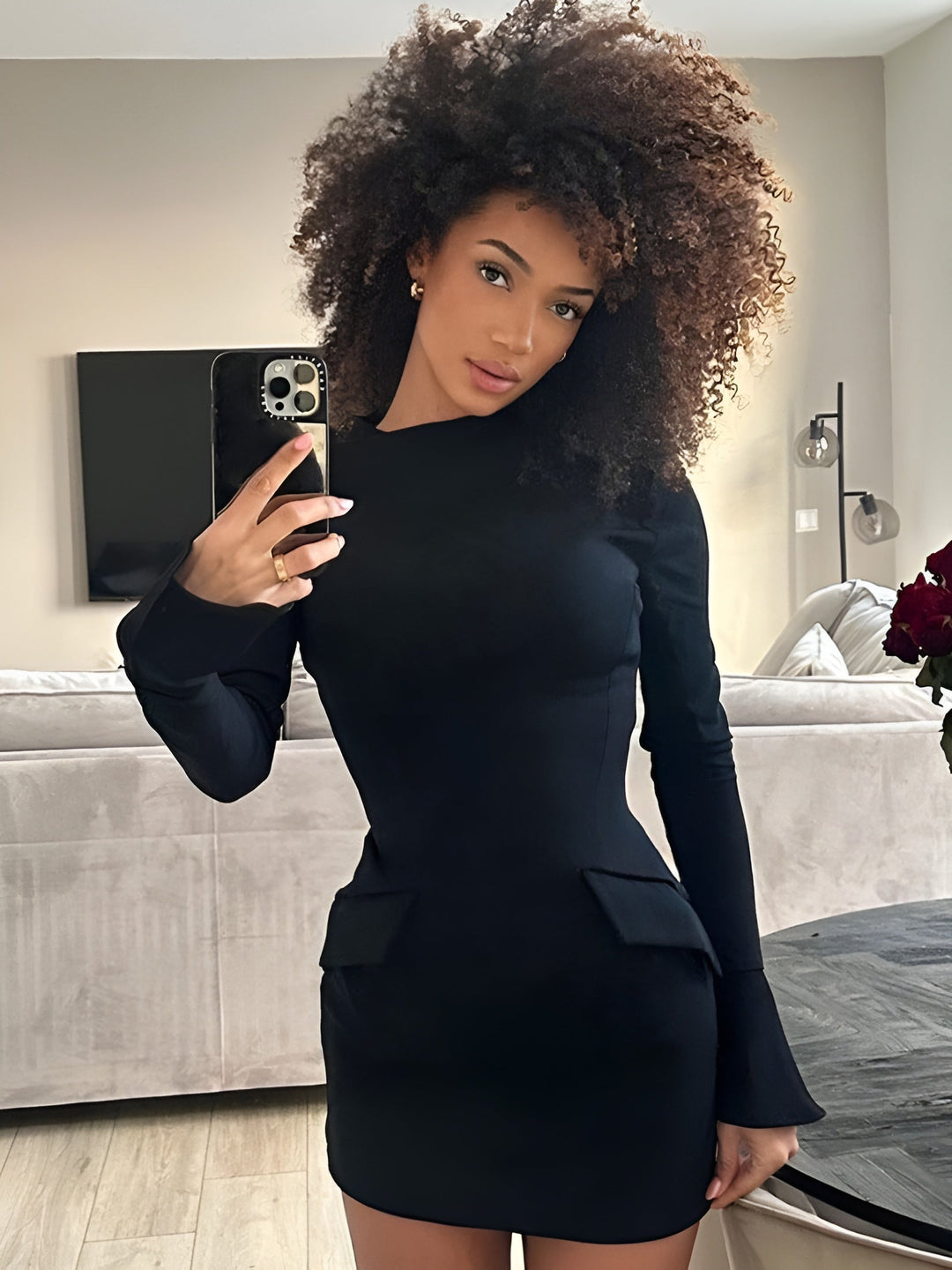 Miniklänning - Elegant långärmad bodyconklänning för kvinnor
