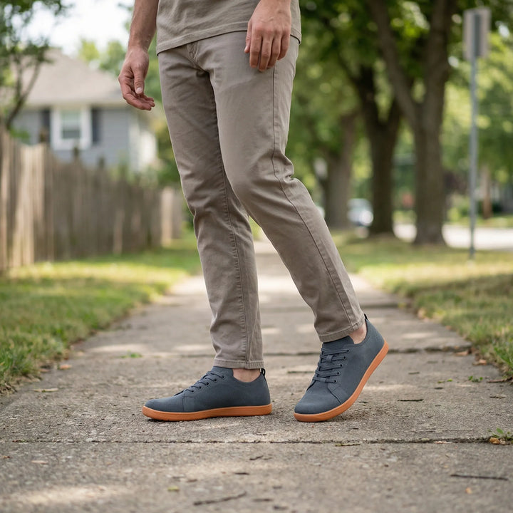 Minimalistisk barefoot-sneaker med platt sula - Clark
