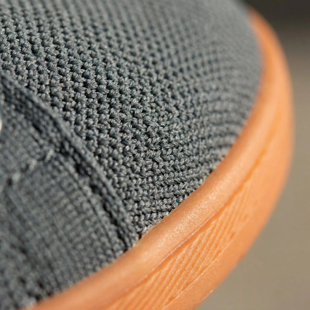 Minimalistisk barefoot-sneaker med platt sula - Clark
