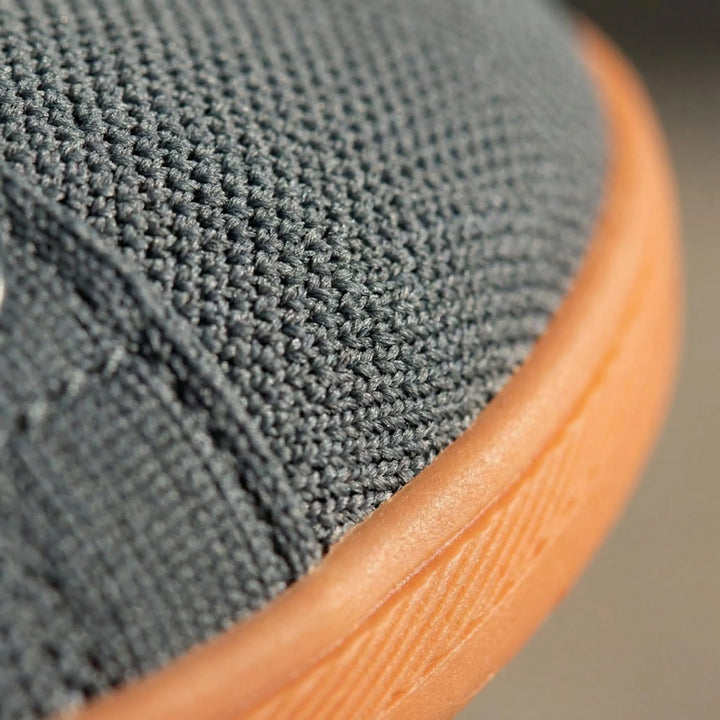 Minimalistisk barefoot-sneaker med platt sula - Clark