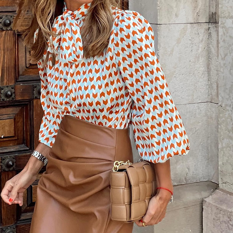 Mirjam Blusar | Snygg modern damblus med rosett
