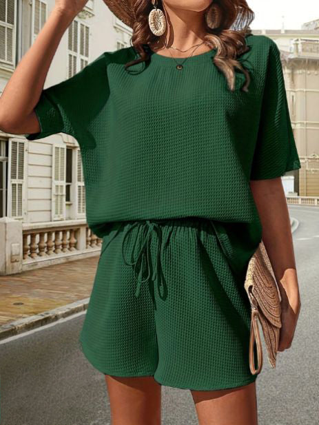 Lätt dammode för dagtid med topp och shorts – Ninae