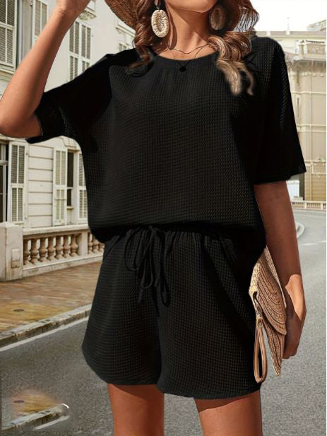 Lätt dammode för dagtid med topp och shorts – Ninae