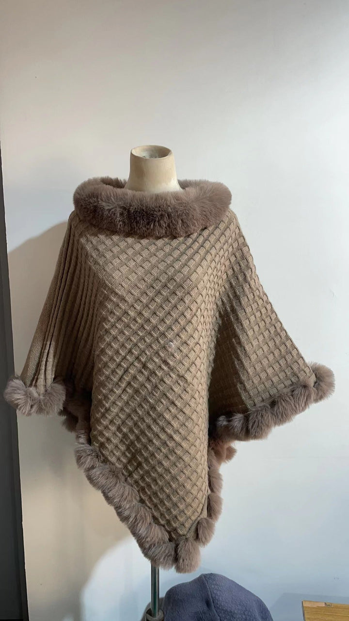 Pälsponcho - Snygg - Fuskpäls - Stickad poncho - Damkläder