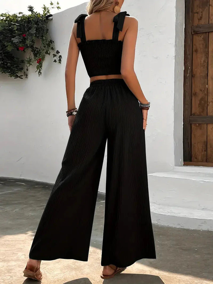 Pearl Tvådelad uppsättning | Damoutfit med crop top och vida byxor