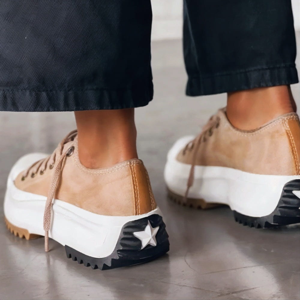 Platå-sneaker med snörning - Evelyn