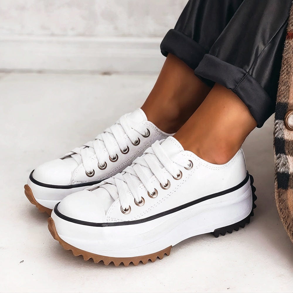 Platå-sneaker med snörning - Evelyn
