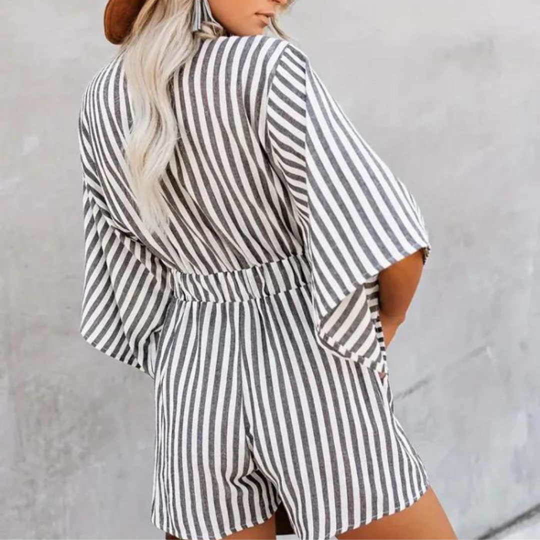 Playsuit - Randig Kortärmad Sommardumpsuit Med Knytfront För Kvinnor