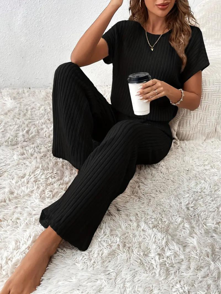 Rayna Jumpsuit | Bekväm ribbad kortärmad jumpsuit