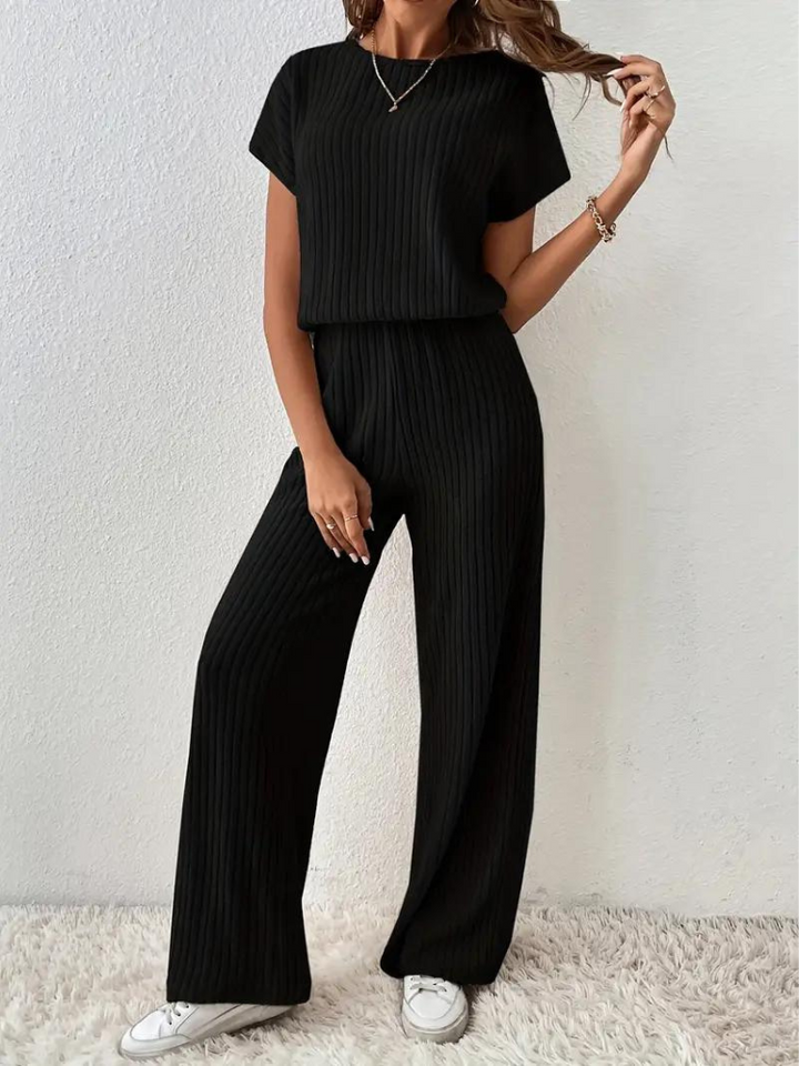 Rayna Jumpsuit | Bekväm ribbad kortärmad jumpsuit