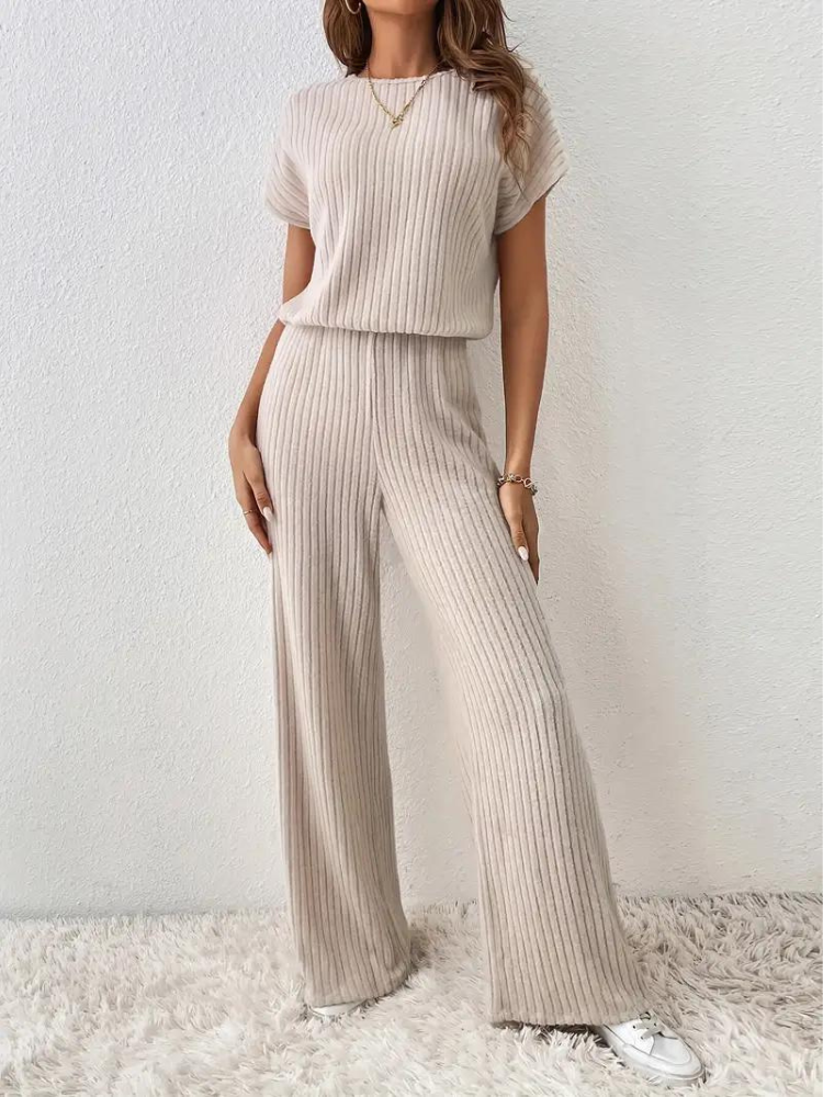 Rayna Jumpsuit | Bekväm ribbad kortärmad jumpsuit