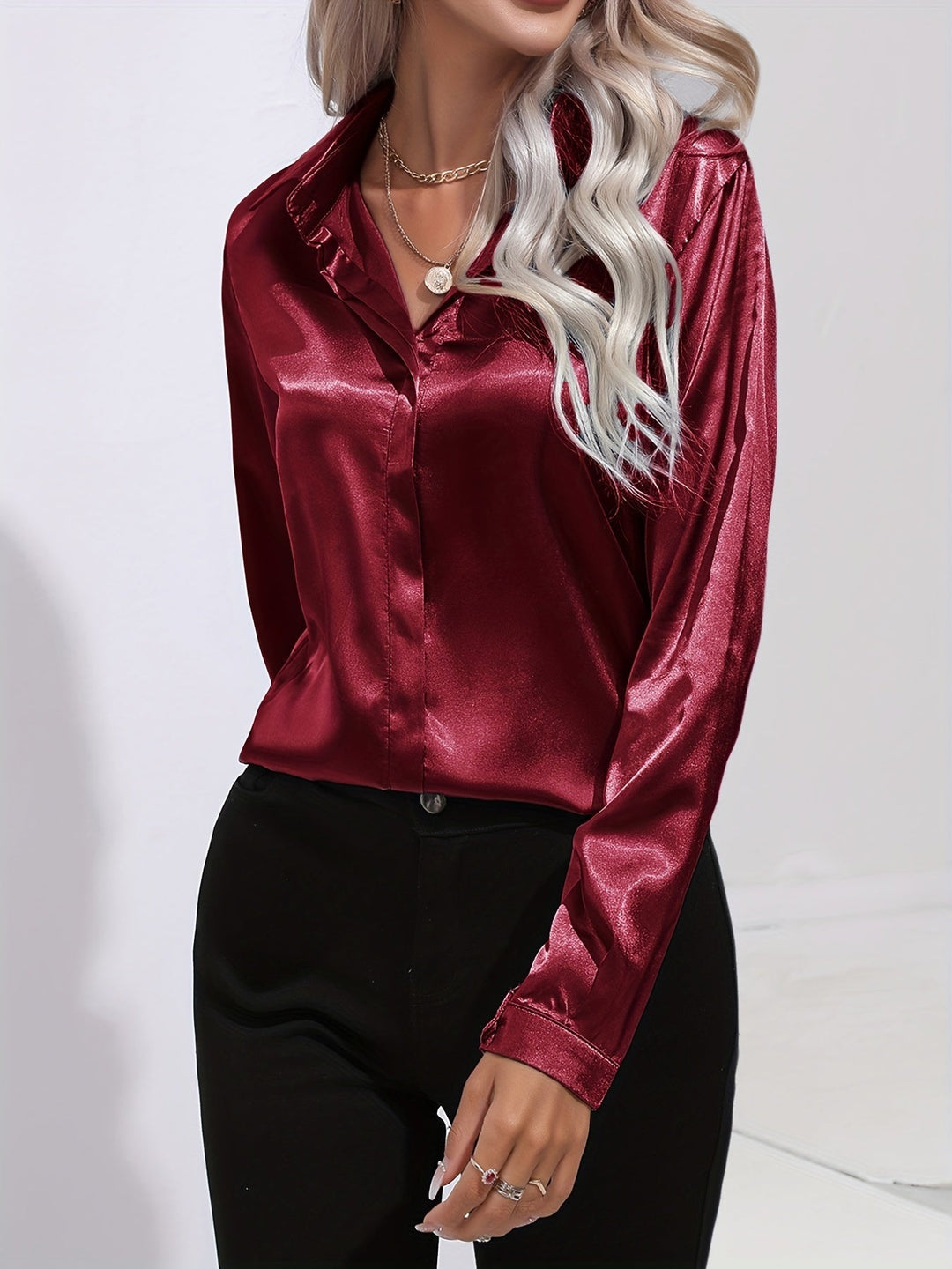 Satin Blouse - Glänsande Långärmad Skjorta med Knappar för Kvinnor