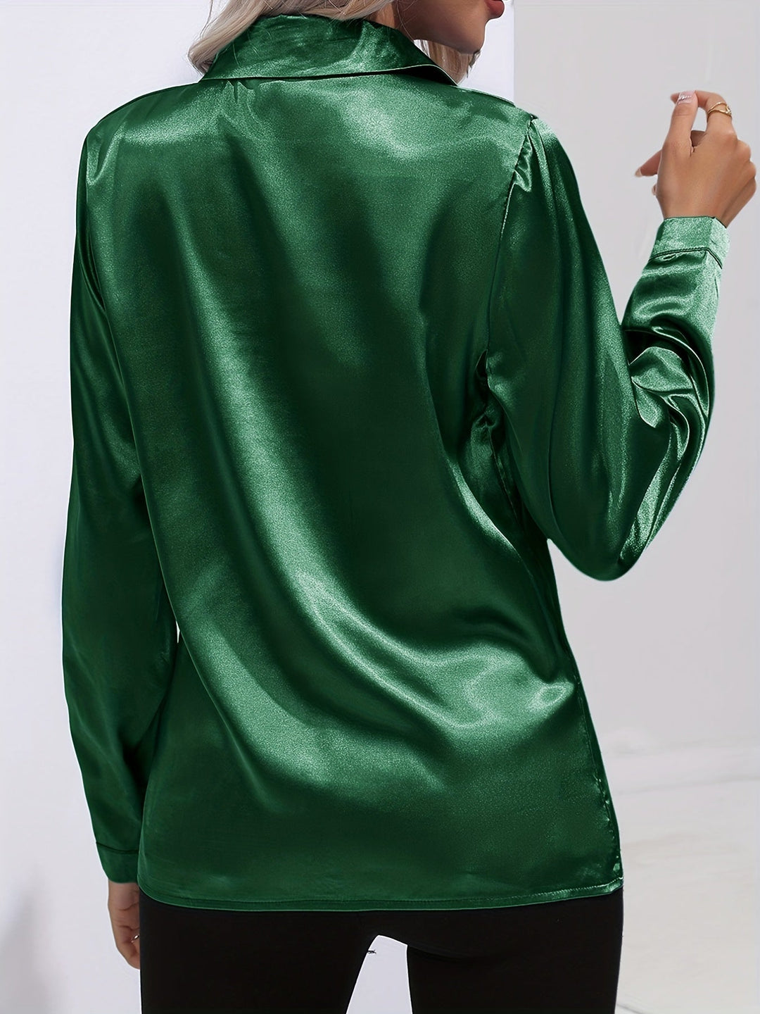 Satin Blouse - Glänsande Långärmad Skjorta med Knappar för Kvinnor