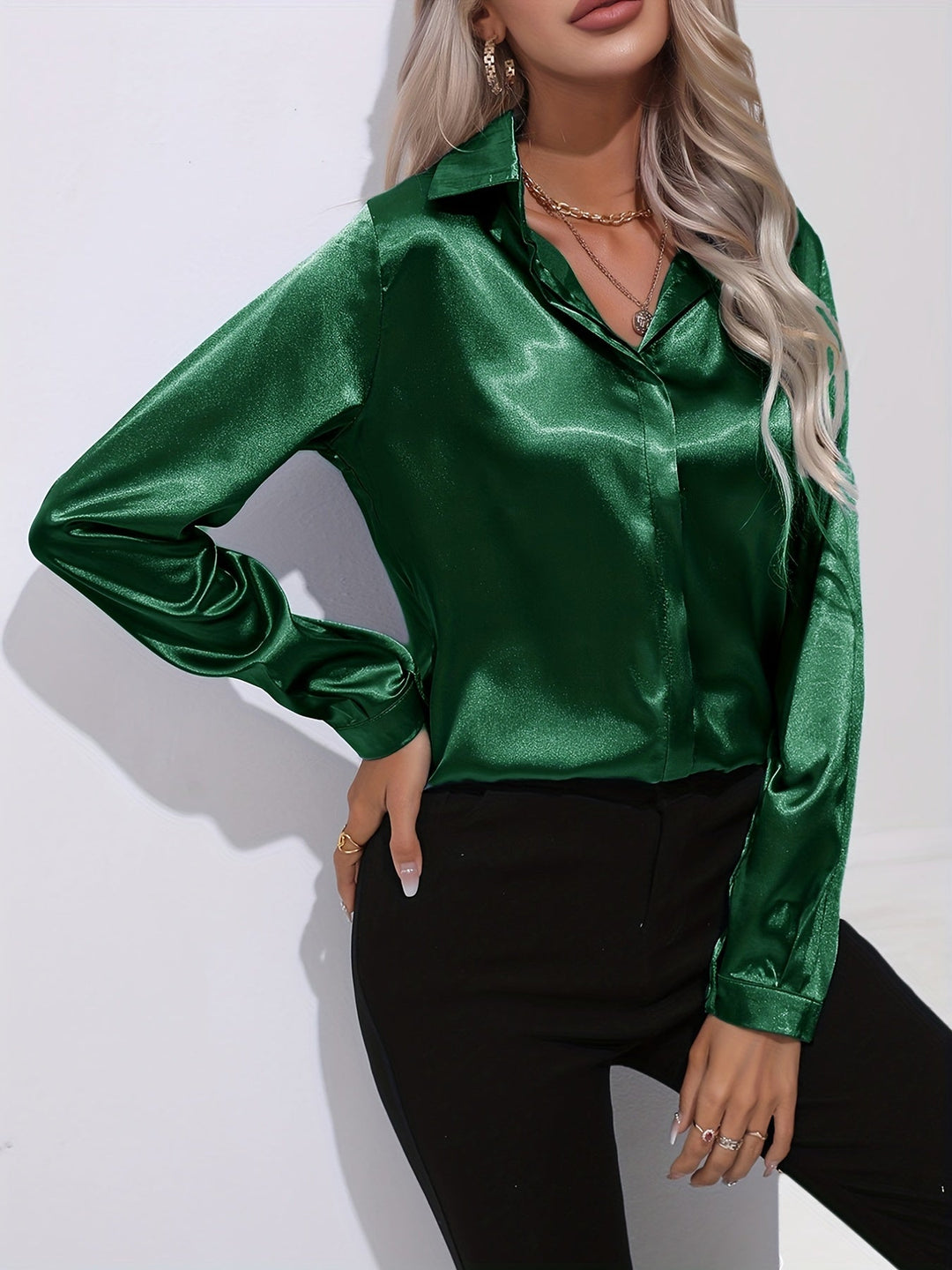 Satin Blouse - Glänsande Långärmad Skjorta med Knappar för Kvinnor