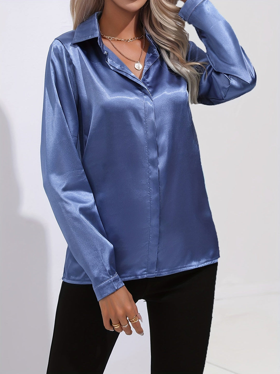 Satin Blouse - Glänsande Långärmad Skjorta med Knappar för Kvinnor