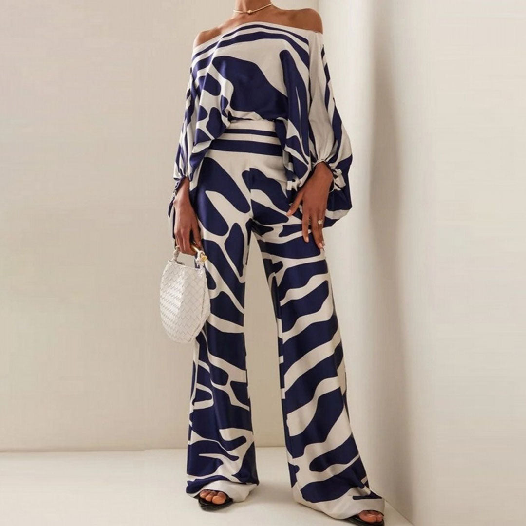 Satin Co-Ord - Tvådelat set med off shoulder-blus och byxor med vida ben för kvinnor